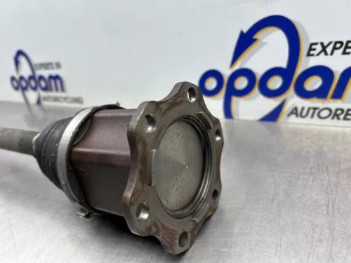 Aandrijfas rechts-voor-8231804