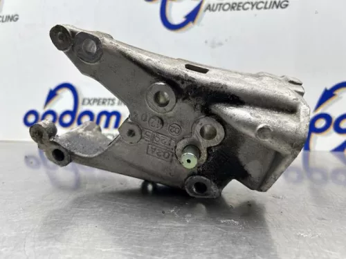 Motorsteun-8362882