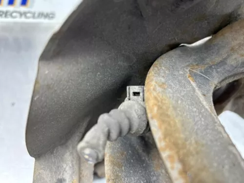 Fusee rechts-voor-8305358