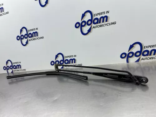 Ruitenwisserarm voor-8389982 Ruitenwisserarm voor-8389982