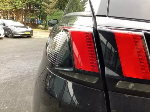 Achterlicht links-8404668