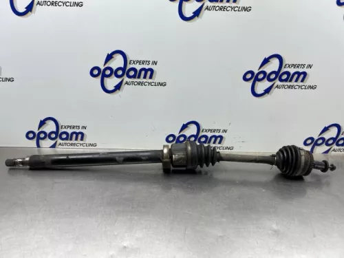 Aandrijfas rechts-voor-8410500