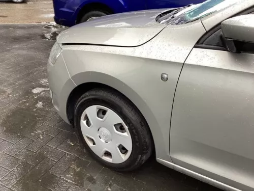 Scherm links-voor-8419479