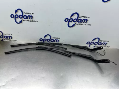 Ruitenwisserarm voor-8439696