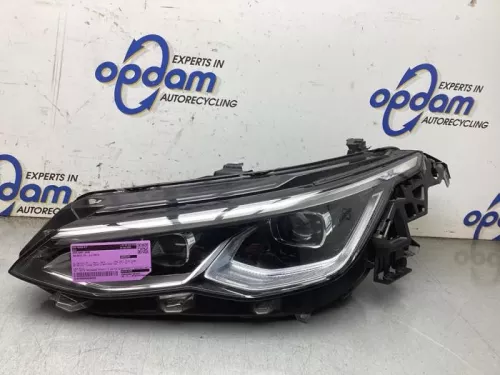 Koplamp links-8407449