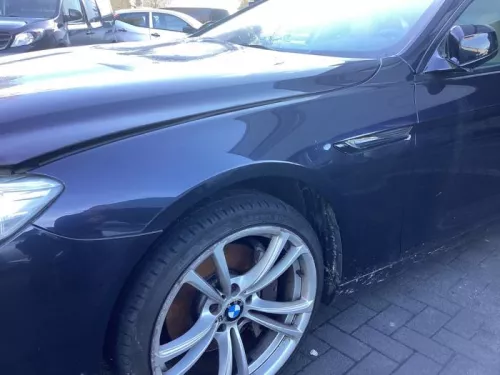Scherm links-voor-8442178