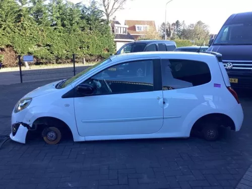 Scherm links-voor-8439874