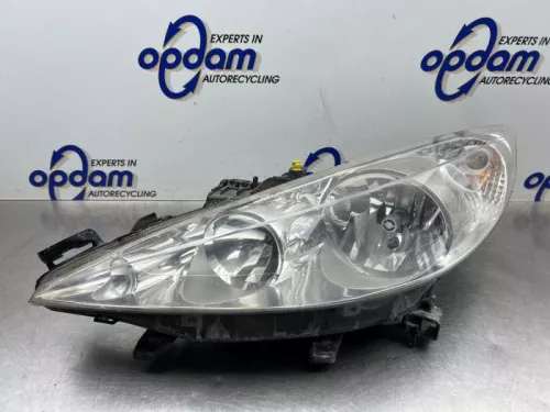 Koplamp links-8448603