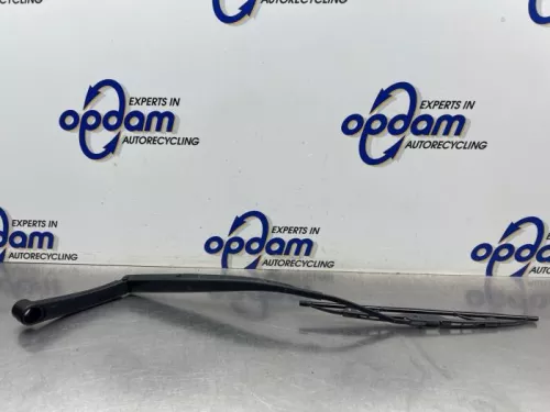 Ruitenwisserarm voor-8449451