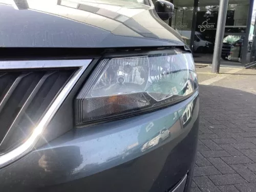 Koplamp links-8422639