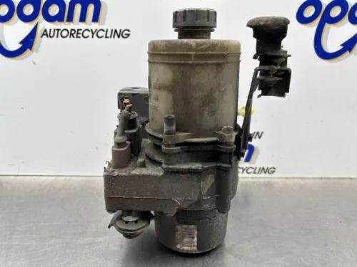 Stuurbekrachtiging Pomp-8411066