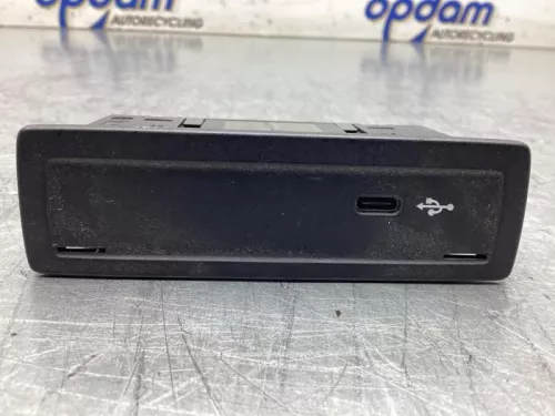 AUX/USB aansluiting-8298491