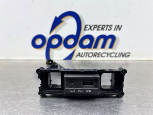 AUX/USB aansluiting-8473427
