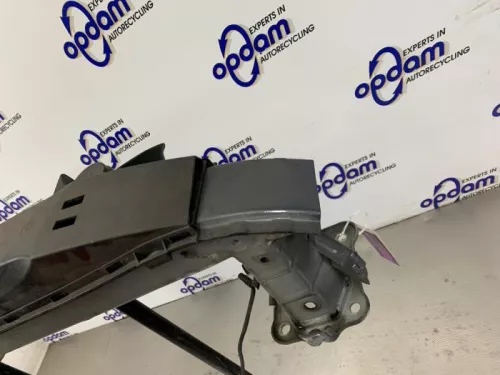 Bumperframe voor-7577108 (22604448)