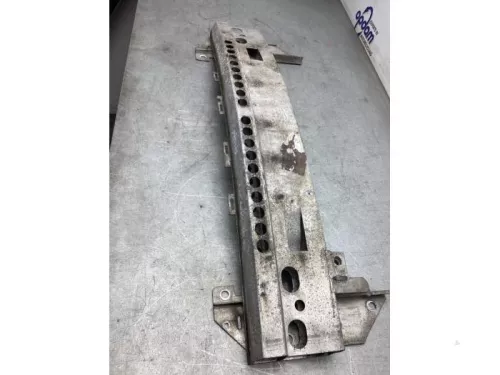 Bumperframe voor-8241240 (21500092)