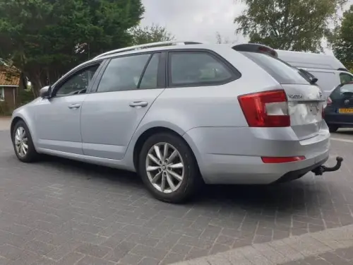 Achteras voorwielaandrijving-6939411