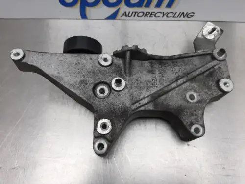 Dynamosteun onder-