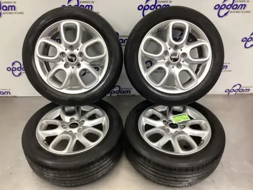 Sportvelgenset + banden-8102585