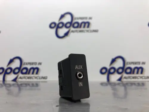 AUX/USB aansluiting-8218145