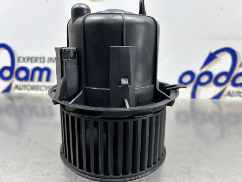 Kachel Ventilatiemotor-8228052