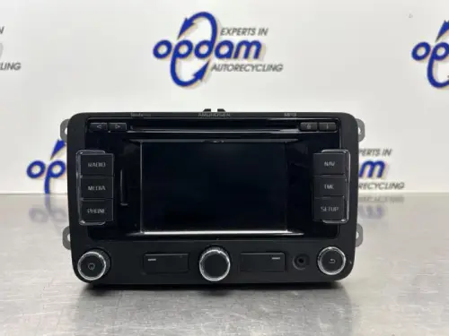 Radio-8210576