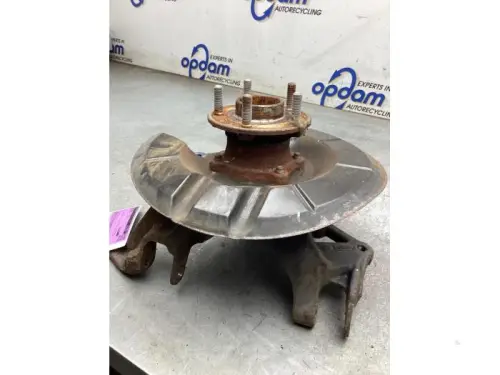 Fusee rechts-achter-8105285