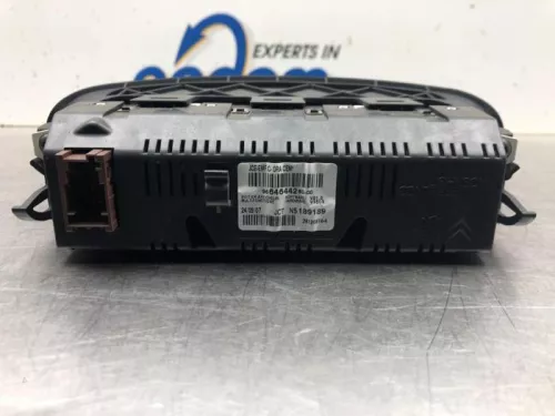 Display Interieur-7934982 (17766394)