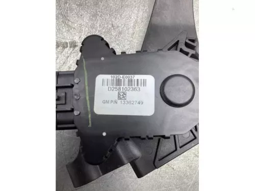Gaspedaalpositie Sensor-7854847 (17400630)