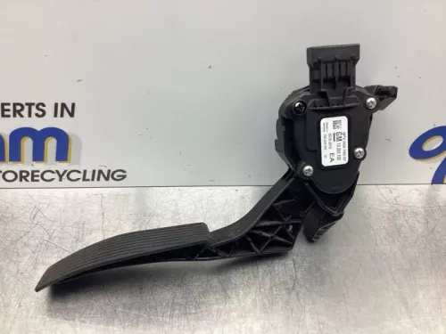 Gaspedaalpositie Sensor-7581084 (17467246)