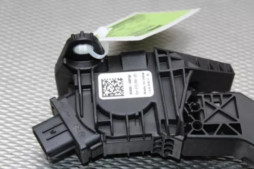 Gaspedaalpositie Sensor-7926016 (15692292)