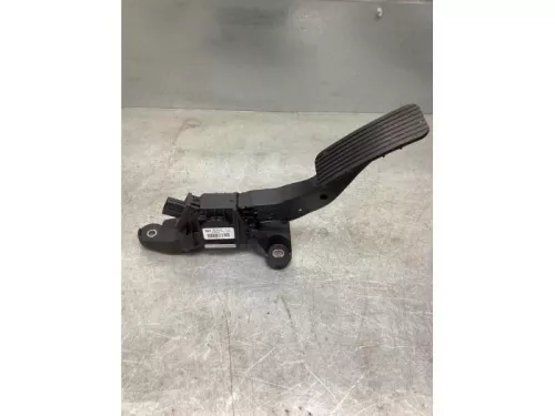 Gaspedaalpositie Sensor-8135451 (20771662)