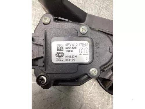 Gaspedaalpositie Sensor-8201400 (21227704)
