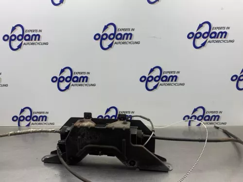 Handrem motor-8318018