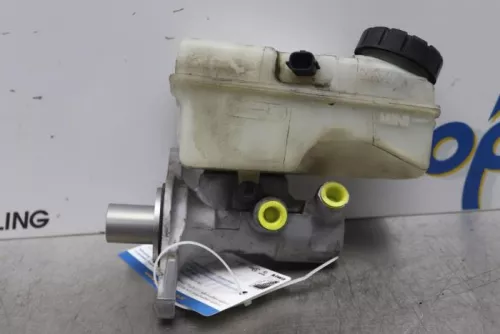 Hoofdremcilinder-7581028