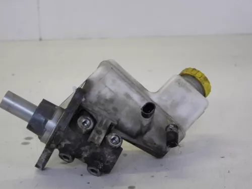 Hoofdremcilinder-7885441