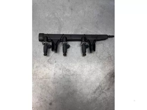 Injector (benzine injectie)- (17708151)