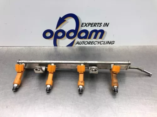 Injector (benzine injectie)-8219767 (21846757)