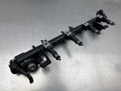Injector (benzine injectie)-8213510 (21984443)