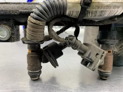 Injector (benzine injectie)-8283597 (22165767)
