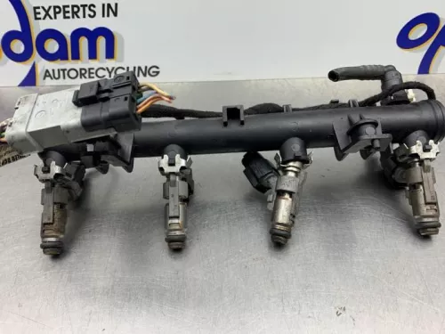 Injector (benzine injectie)-8249304 (21485393)