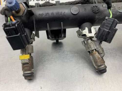 Injector (benzine injectie)-8249304 (21485393)
