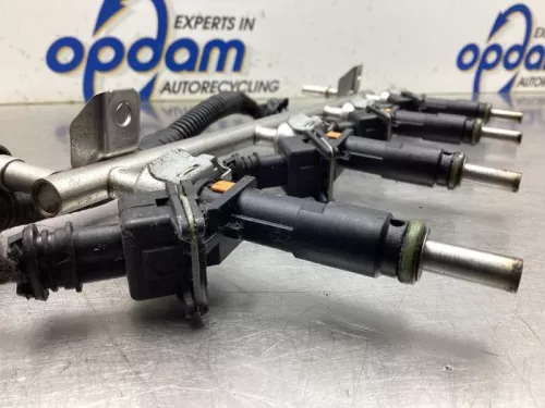 Injector (benzine injectie)-7940465 (19901033)