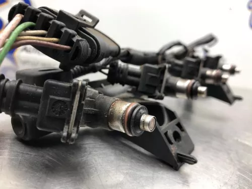 Injector (benzine injectie)-8205353 (21826902)