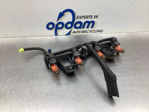 Injector (benzine injectie)-8104823