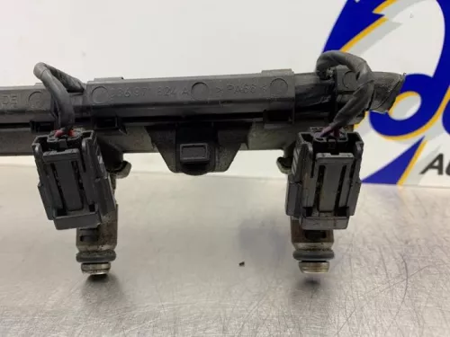 Injector (benzine injectie)-8250740 (21512388)