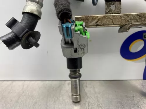 Injector (benzine injectie)-8260499 (21666707)