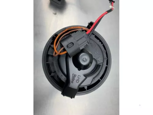 Kachel Ventilatiemotor-8139102 (21639785)