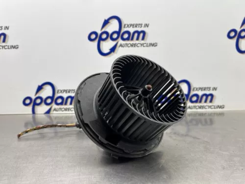 Kachel Ventilatiemotor-8221230