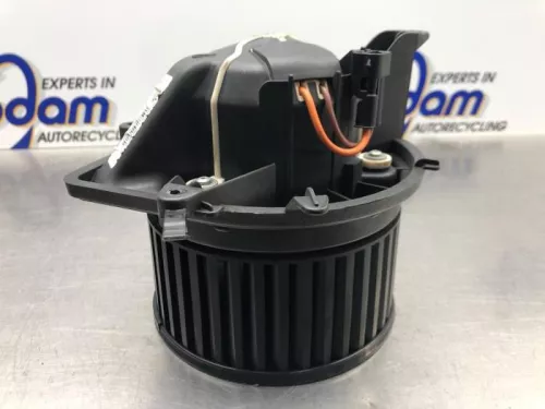 Kachel Ventilatiemotor-8218145 (21165946)