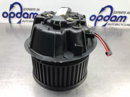 Kachel Ventilatiemotor-8233557 (21301354)